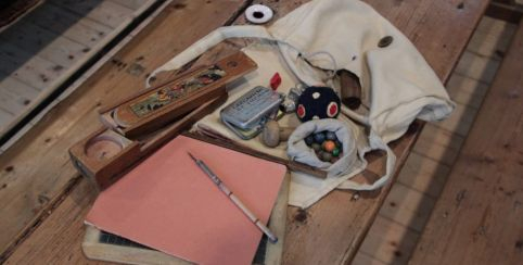 Atelier sac à malices pour les tout-petits au Musée de l’école rurale en Bretagne